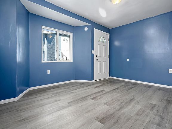 4th image of 2932 1/2 Asbury St