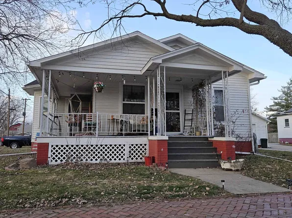 607 E Elm St, Canton, IL 61520