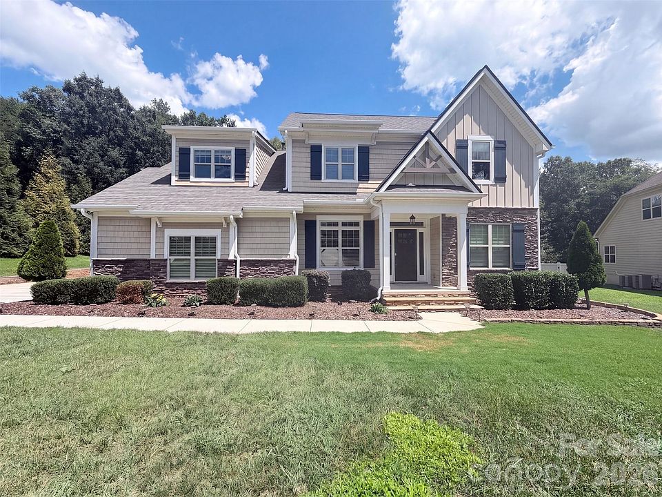 1st image of 131 Lakeshore Hills Dr