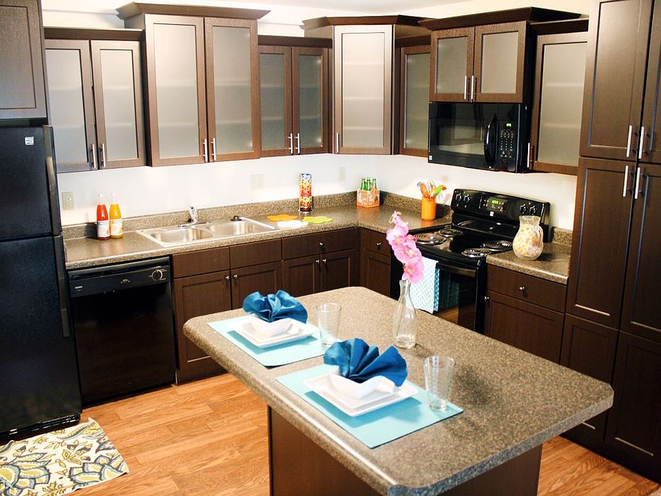 Americana Apartments Kitchen (3)