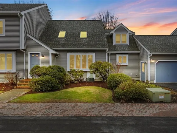 15 Indian Cove Way Unit 15, South Easton, MA 02375