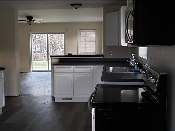 2nd image of 3956 Edgebrook Pl