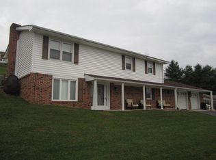 143 Dove St, Pounding Mill, VA 24637