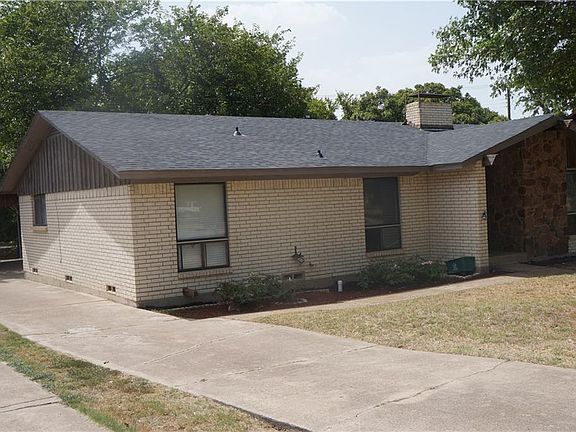 3rd image of 319 Tanglewood Dr