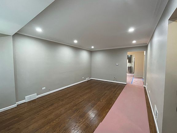 4th image of 8030 S Saginaw Ave