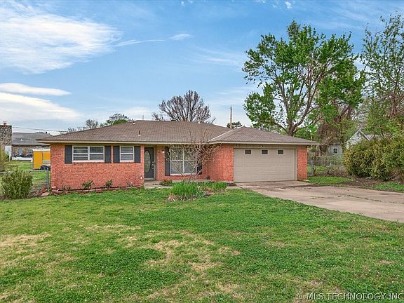 3rd image of 5021 Macklyn Ct