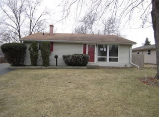 1330 Sacramento Dr, Carpentersville, IL 60110