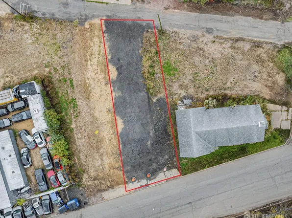 78 Causeway St, South River, NJ 08882