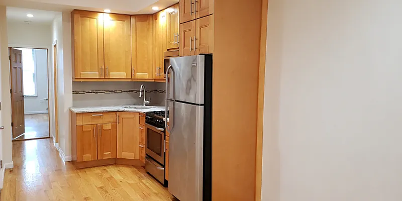 Rented by MCR Realty | media 11