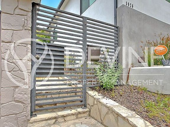 4th image of 3026 Greenfield Ave