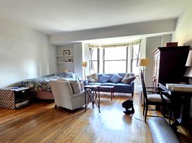 104 W 70th St, New York, NY