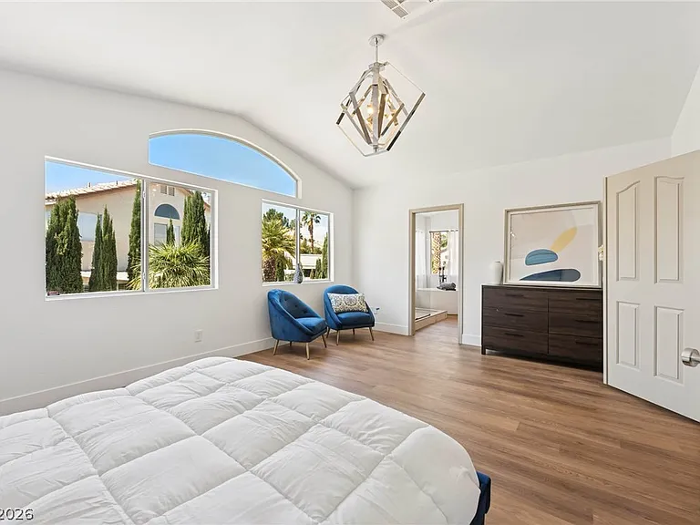 7825 Desert Bell Ave — Photo 27