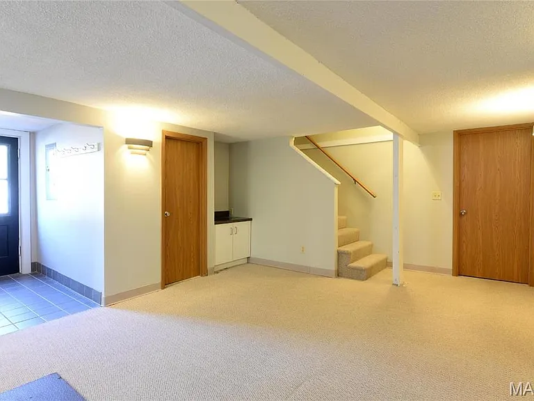 8045 Watkins Dr — Photo 44