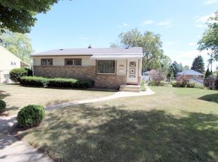 7065 W Thurston Ct, Milwaukee, WI 53218