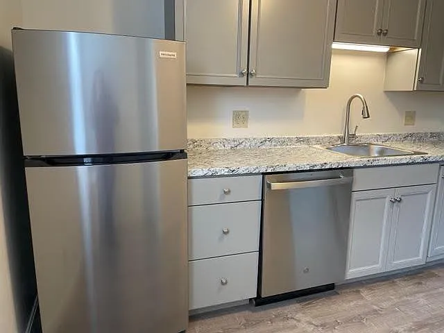 190 Washington St #1 — Photo 3