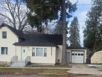 322 S 3rd St, Edmore, MI, 48829