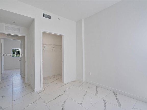 2nd image of 420 SW 7th Ave