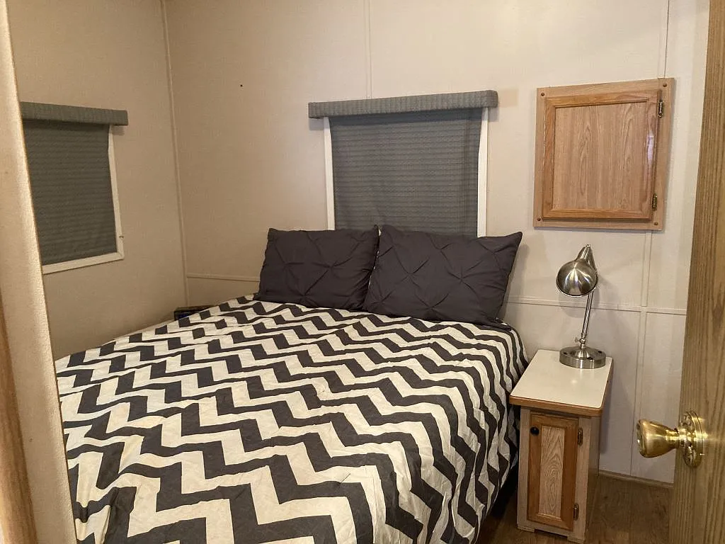 1 bed, 1.0 bath, 396 sqft, $307 — Photo 3