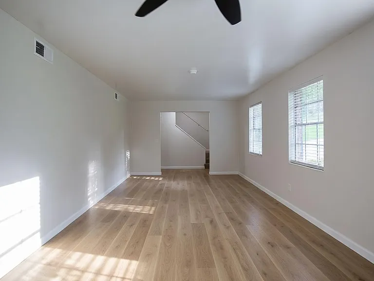 1536 Woodgate Way — Photo 5