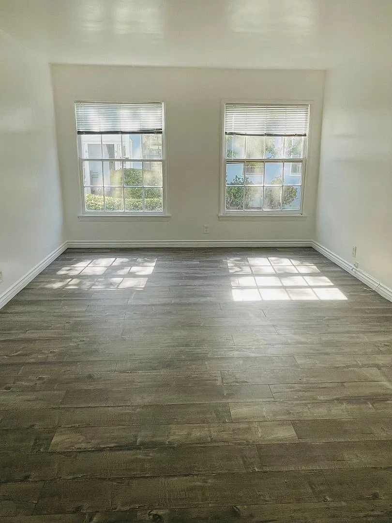 Dixon Delano Apartments — Photo 4