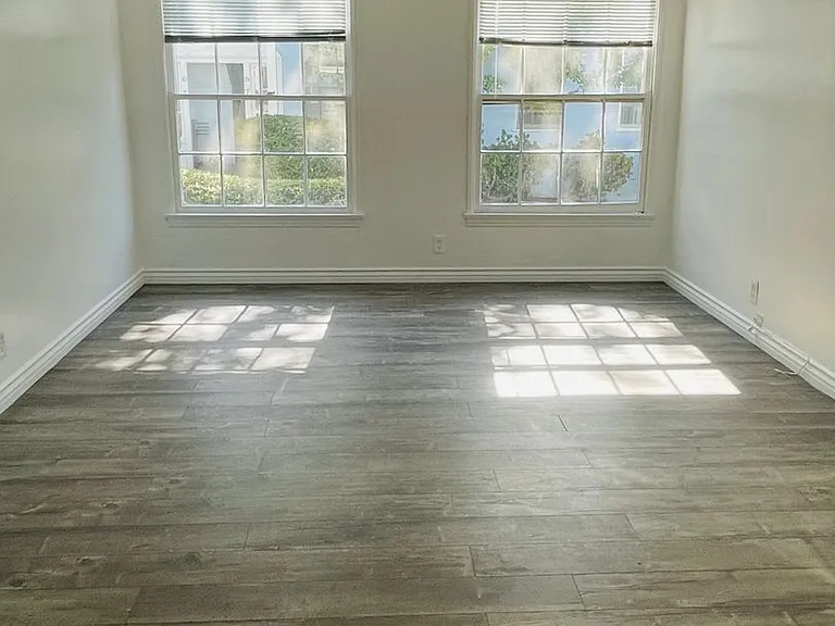 Dixon Delano Apartments — Photo 4
