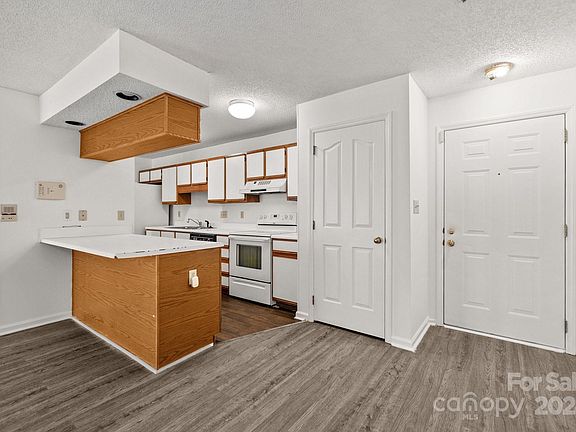 4th image of 7328 Rose Terrace Ct