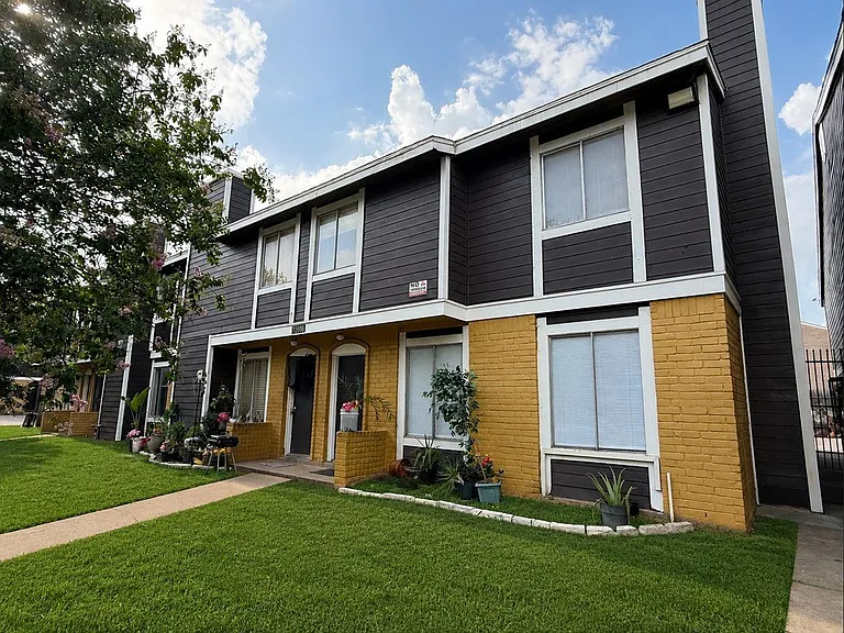 12606 Ashford Meadow Dr #B — Photo 2