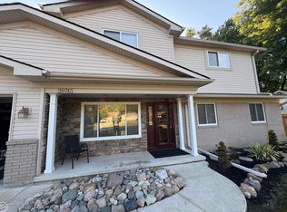 39745 Sylvia St, Harrison Township, MI 48045