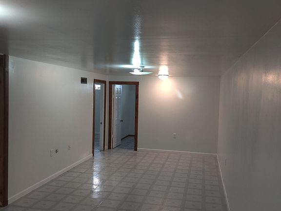 2nd image of 5947 Newport Ave