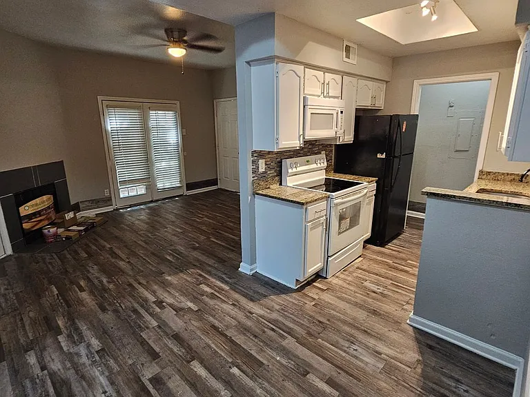 3209 Norwalk Ave #101 — Photo 8