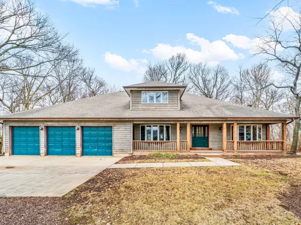 925 Kensey Ct, Plano, IL 60545