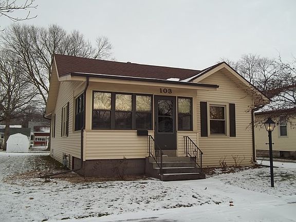 3rd image of 103 W Lowell Ave