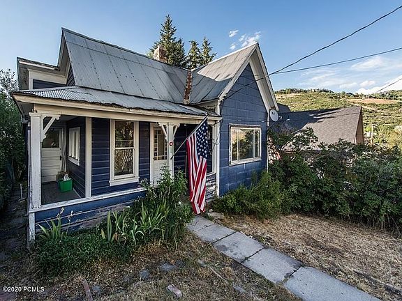 3rd image of 1002 1/2 Norfolk Ave