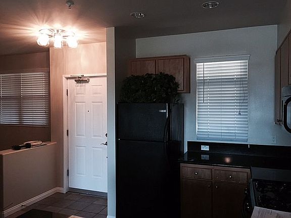 3rd image of 2742 Cabrillo Ave Unit 302