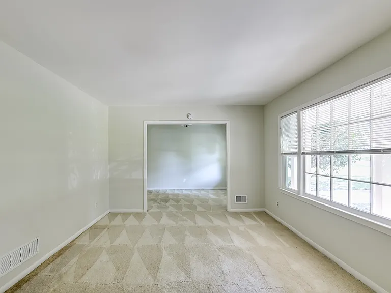 1725 Cheltenham Ln — Photo 23