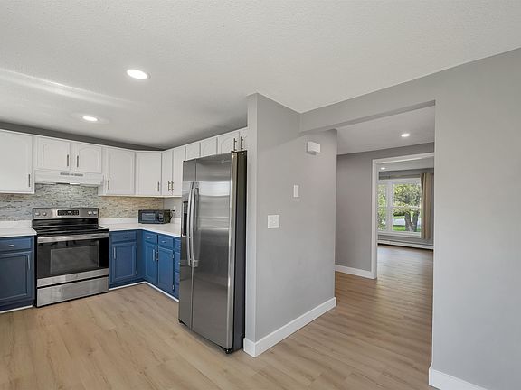 3rd image of 5 Richardson Drive #L