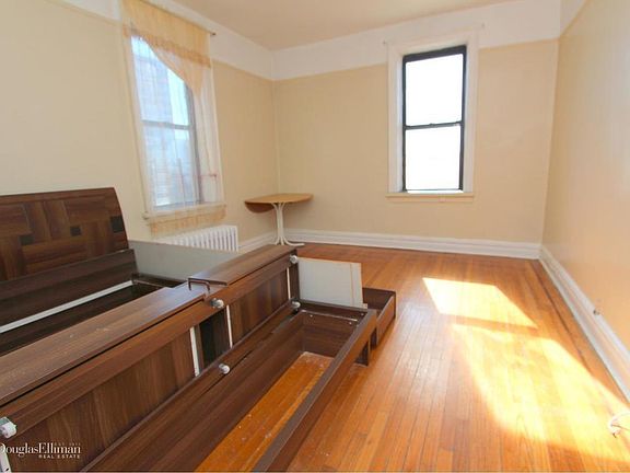 2nd image of 313 Brightwater Ct APT 6B