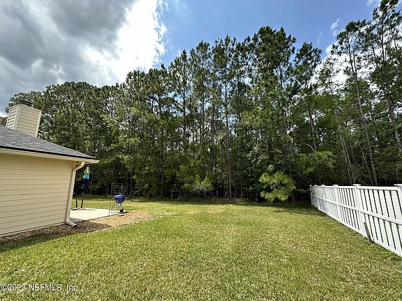 3rd image of 209 IVY LAKES Drive