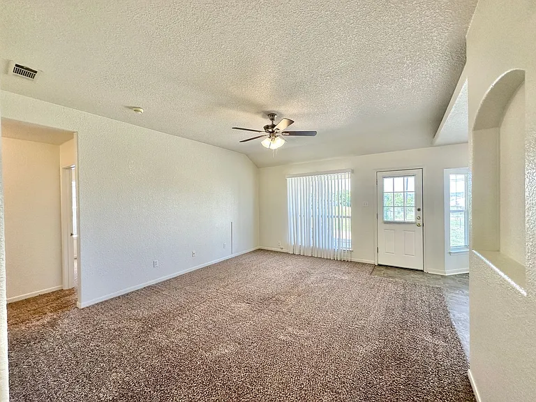 2508 Edgefield St — Photo 2