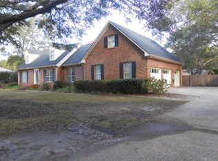 109 Crane Island Cir, Saint Marys, GA 31558