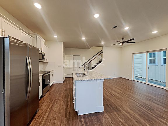 3rd image of 23327 SE Dogwood St