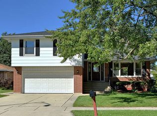 9308 Moody Ave, Oak Lawn, IL 60453