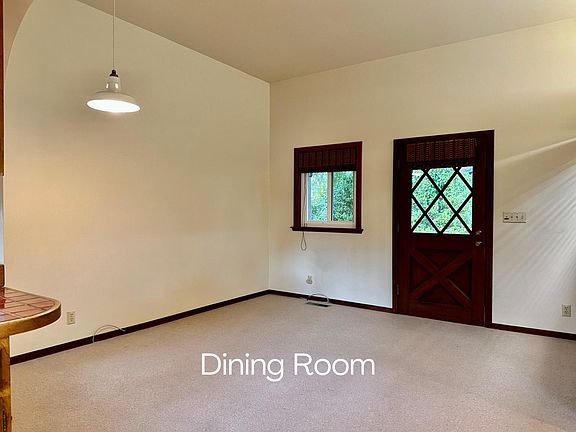 4th image of 455 Winslow Way W
