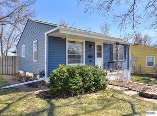 2727 S 41st St, Omaha, NE 68105