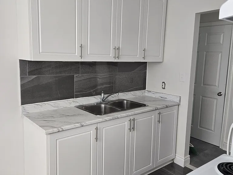 408 Bloor St E #204 — Photo 2