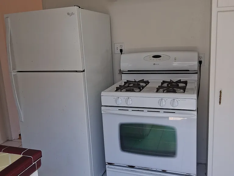1285 Robinson Ave — Photo 11
