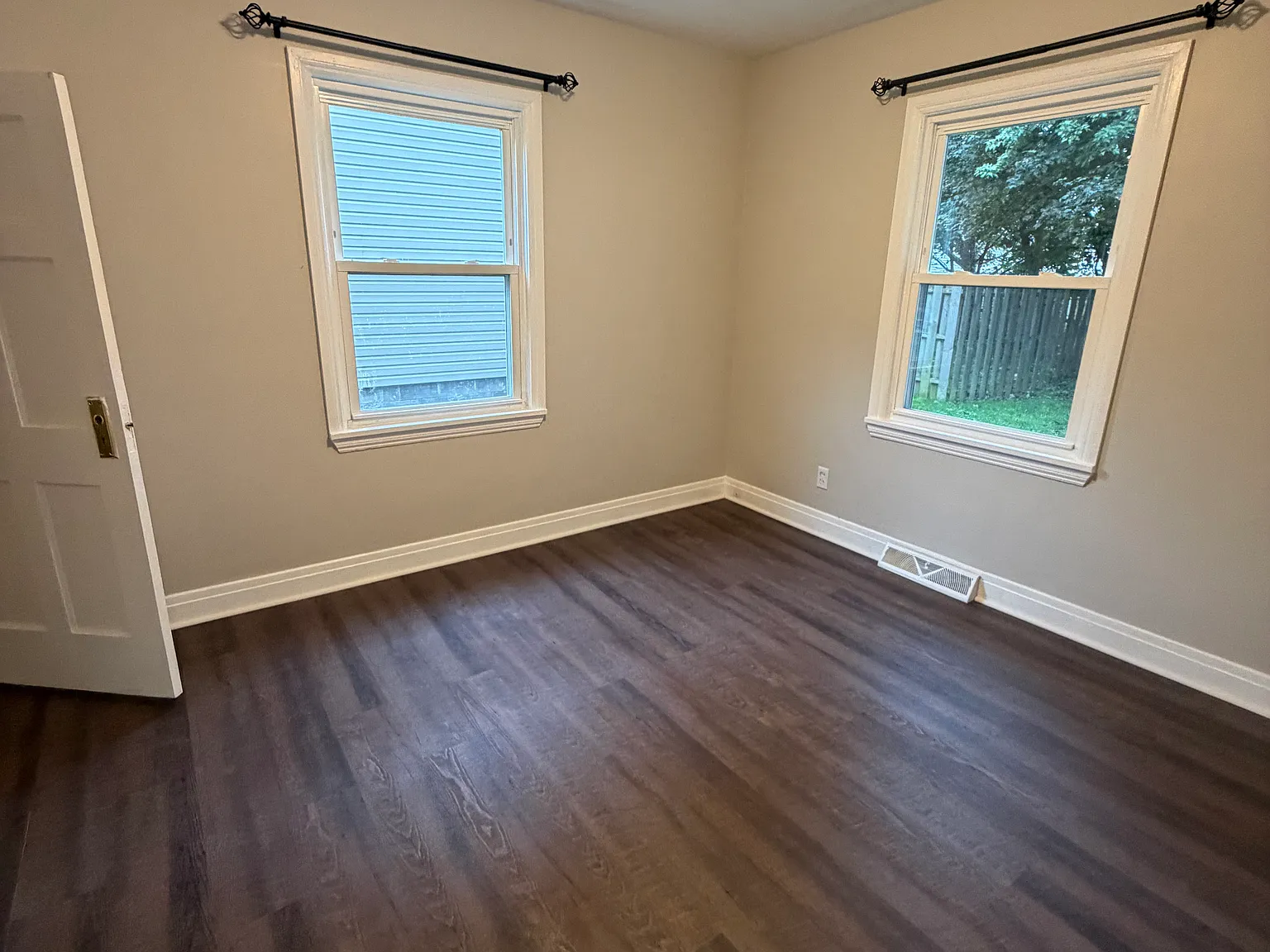 3 bed, 1007 sqft, $1,850 — Photo 4