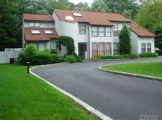 77 Whiskey Rd, Coram, NY 11727