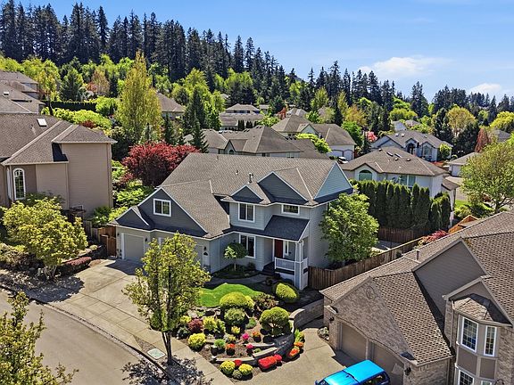 2nd image of 11037 SE Rimrock Dr