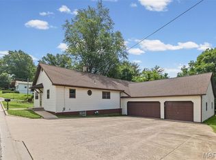 66 Austin Ave, Glen Carbon, IL 62034